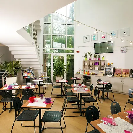 Hotel Cerise