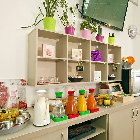 Hotel Cerise