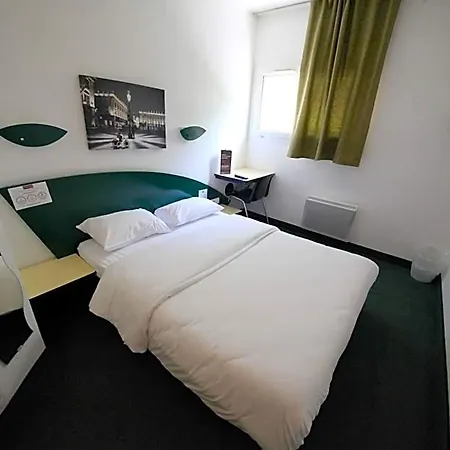 Cerise Hotel *