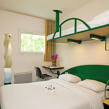 Cerise Hotel *