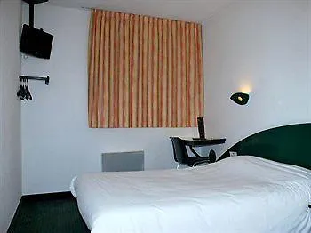 Cerise Hotel *