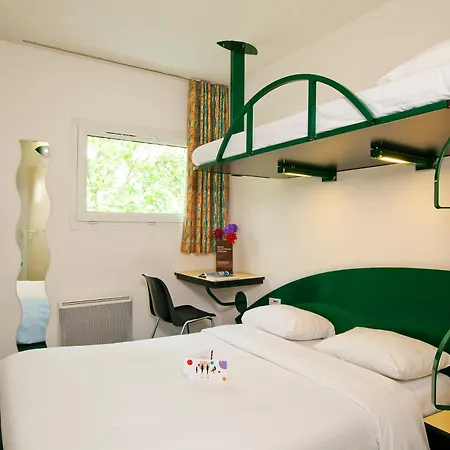 Cerise Hotel *